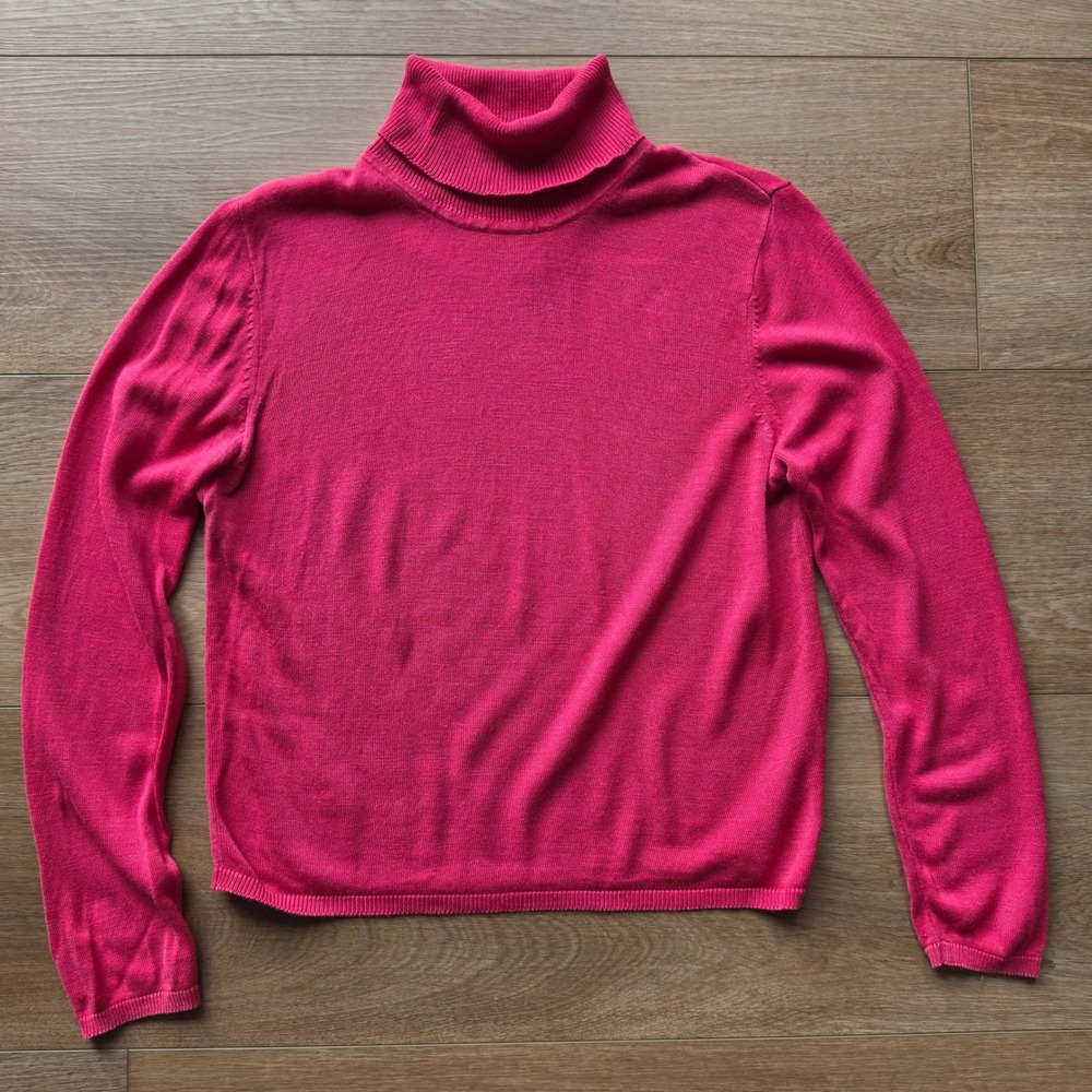 Lord & Taylor Magenta Pink 100% Silk Turtleneck Sweater, size Large
